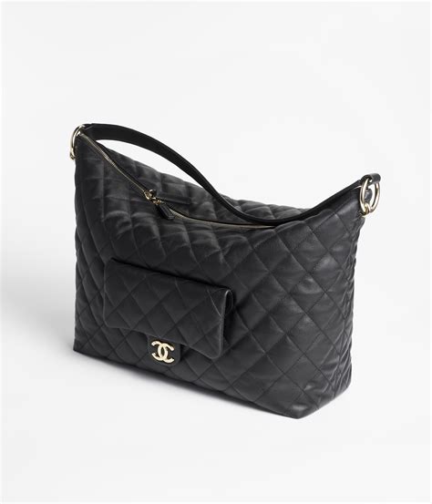 chanel winkel tassen|Maxi hobo bag, Glanzend lamsleer & goudkleurig metaal, wit.